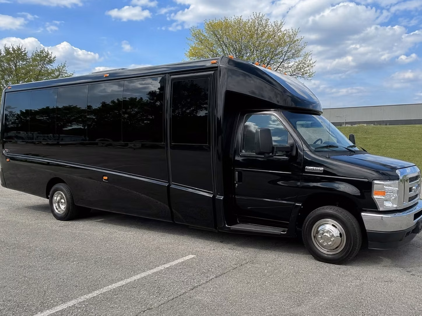 minibus and charter bus rentals for houston s outdoor festival season
